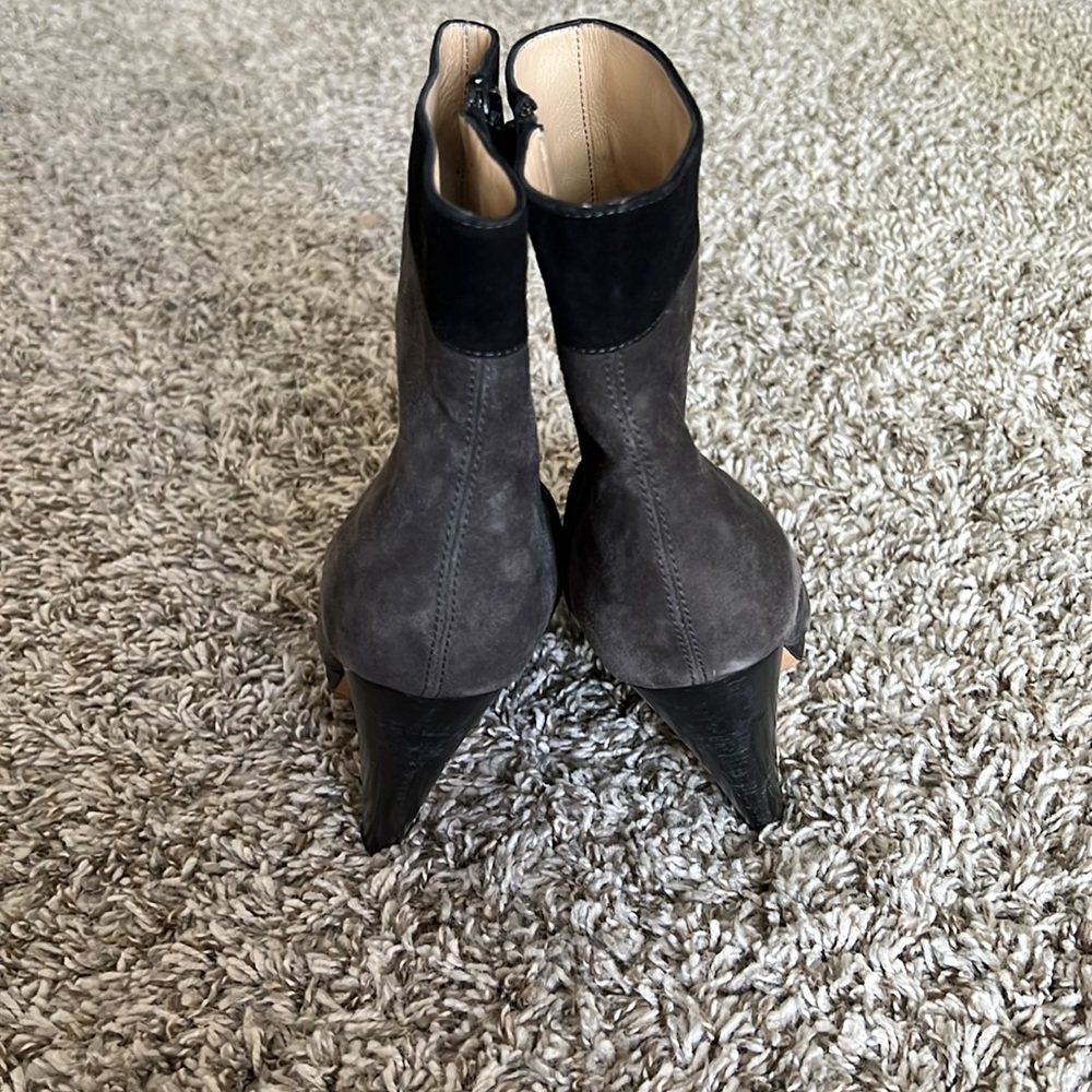 Dolce & Gabanba booties - Picture 2 of 4